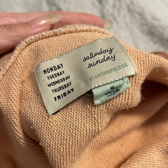 Saturday Sunday Heathered Peach Smocked Hem Open Back Dolman Sweater Sz M - Picture 3 of 3